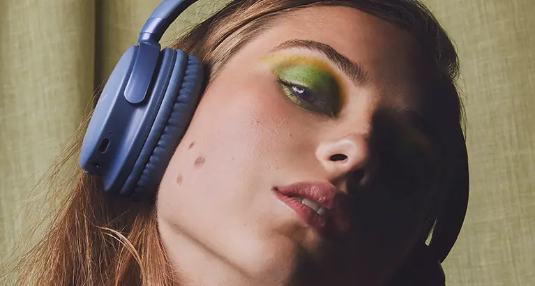 Beat to the rhythm of the music 